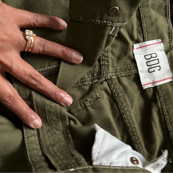 BDG pants from urban outfitters for sporty look - Picture 4 of 4